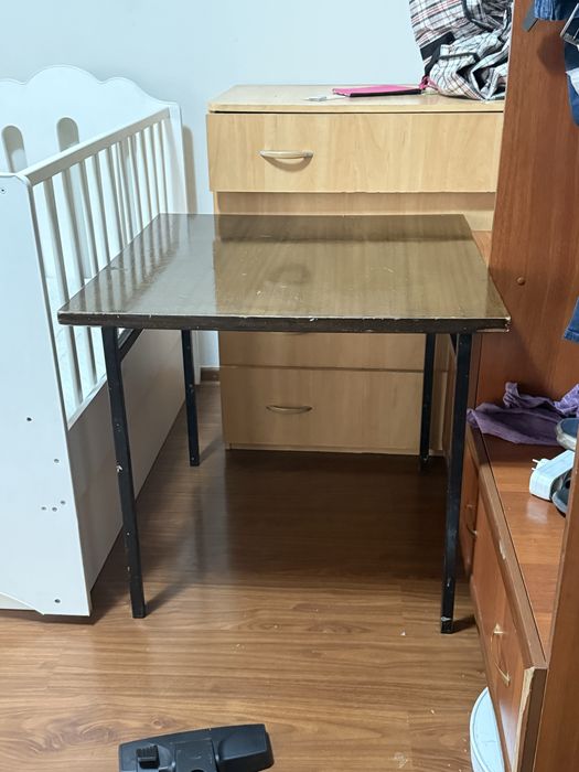 Продам стол! Размер 80Х80см