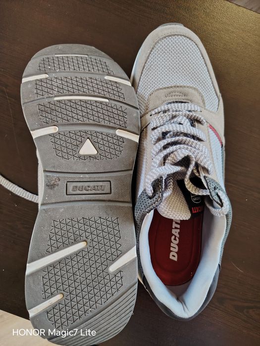 Мъжки оригинални маратонки