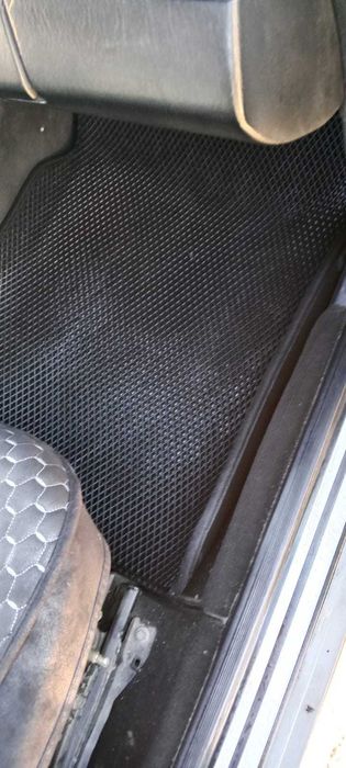 Продам машину Мерседес Е 124