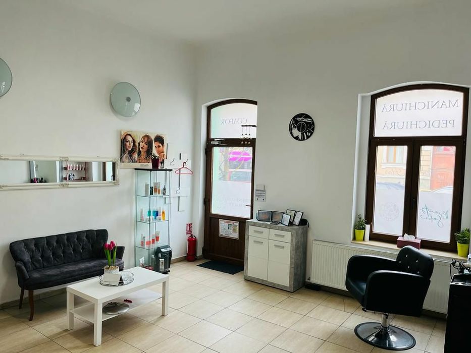 Închiriere post coafura