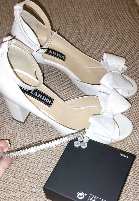 Vând pantofi de mireasa