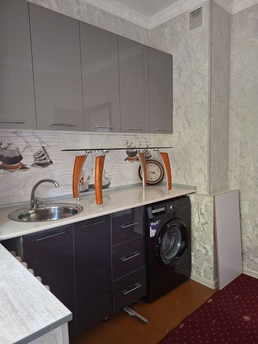 Юнусобод 4кв 1/1/4 Сотилади