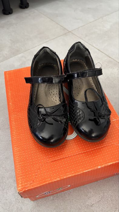 Детские туфли для девочки черные