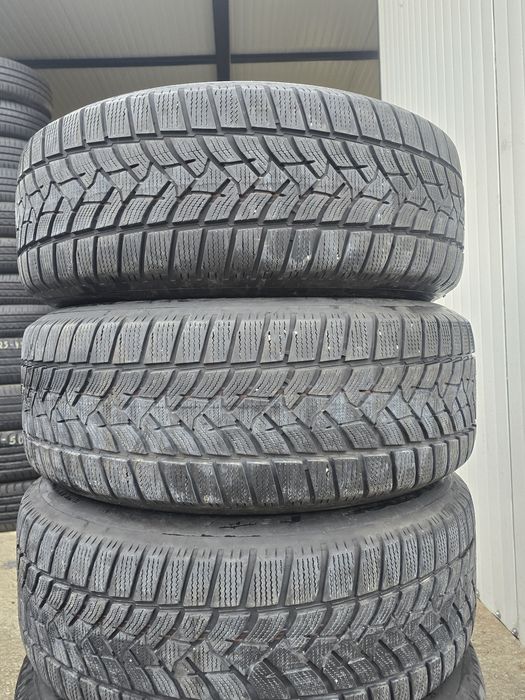 4 Броя 235/60/18 Dunlop 2x6,8mm 2x5,6mm
