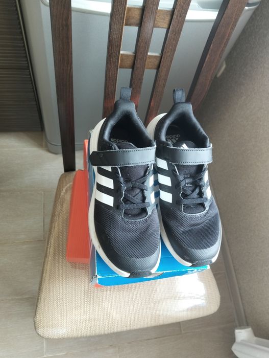 Продам кроссовки детские