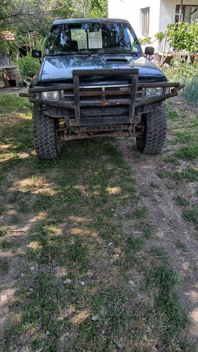 Toyota 4-runner джип