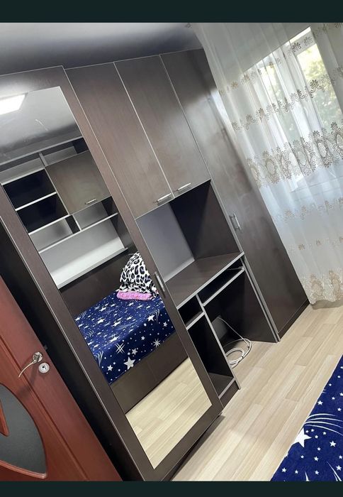 Închiriez apartament 3 camere