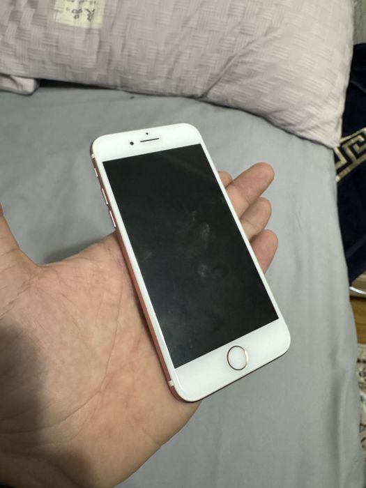 iPhone 7 32gb в отличном состоянии