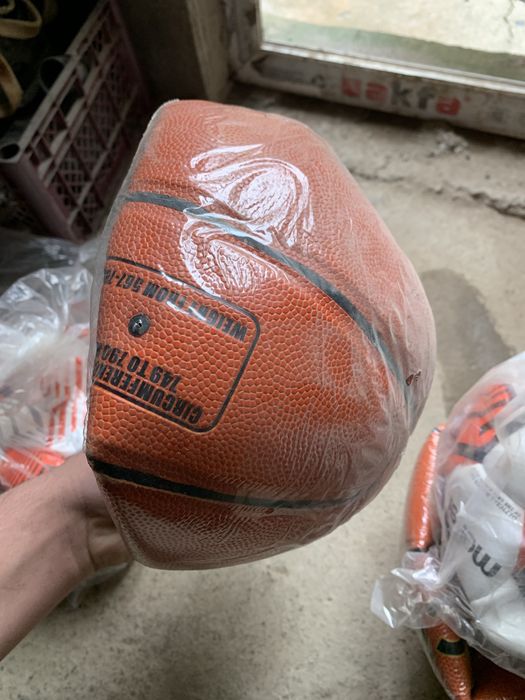 Futbol va baskedbol koptoklari yangi