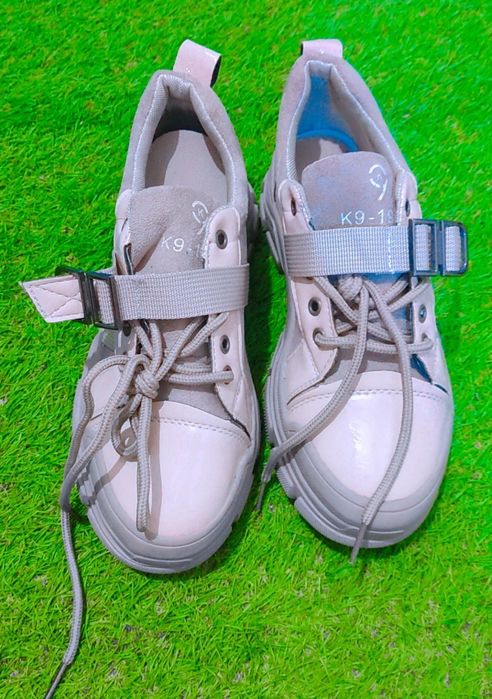 Новые кроссовки на осень