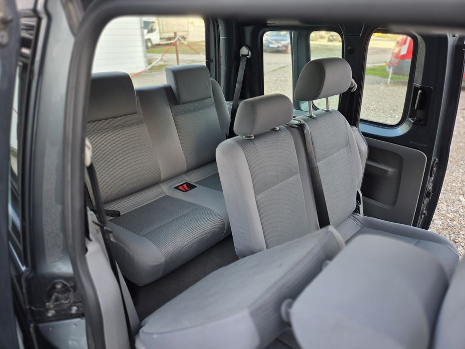 VW Caddy Life 7 locuri