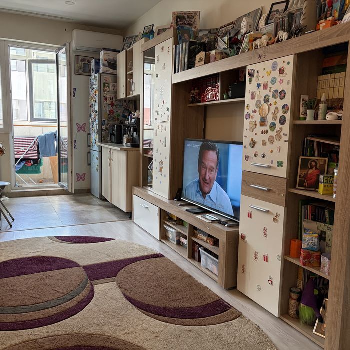 Apartament cu 2 camere de vanzare.