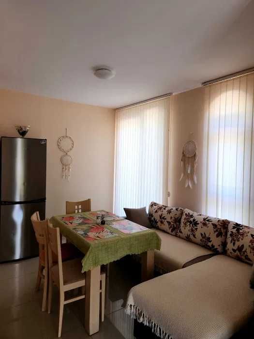 Дава се под наем Двустаен апартамент в Свети Влас - 60 кв.м за 255 € - Снимка #1