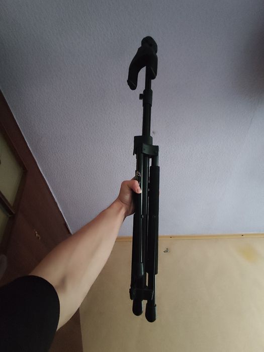 Продаю стойку для гитары