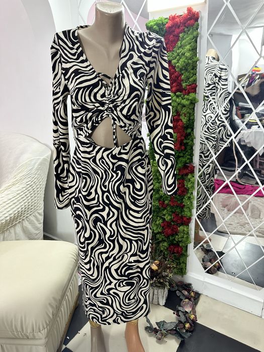 Rochite H&m cu eticheta marime M