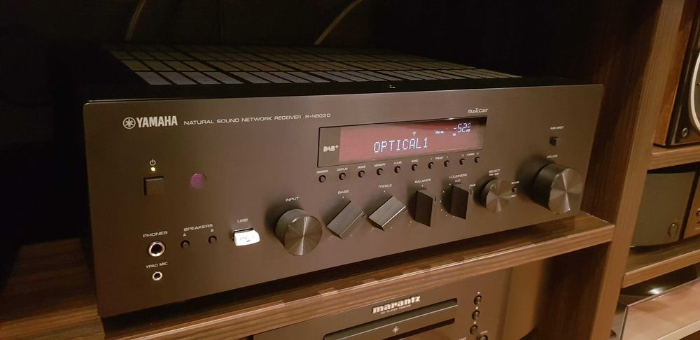 Yamaha R-N803D amplificator stereo cu streamer