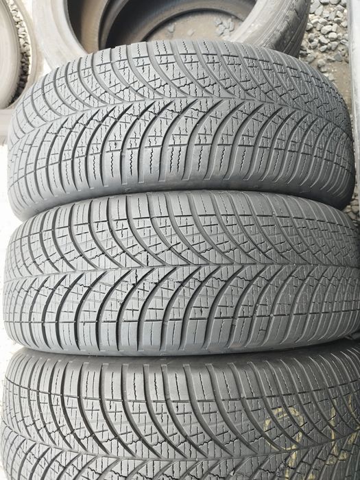 215-60-17 Goodyear Vector 4 SEASONS Gen 3