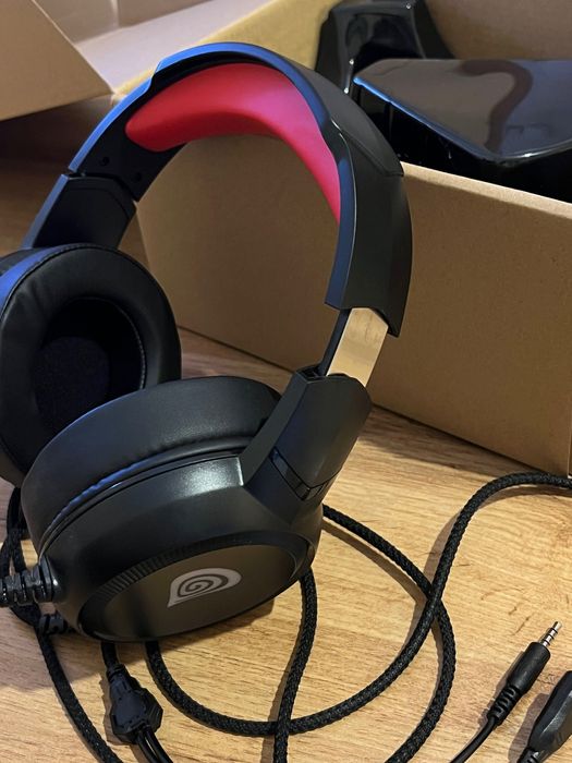 Игрални слушалки Genesis Neon 200 с микрофон – в идеално състояние!