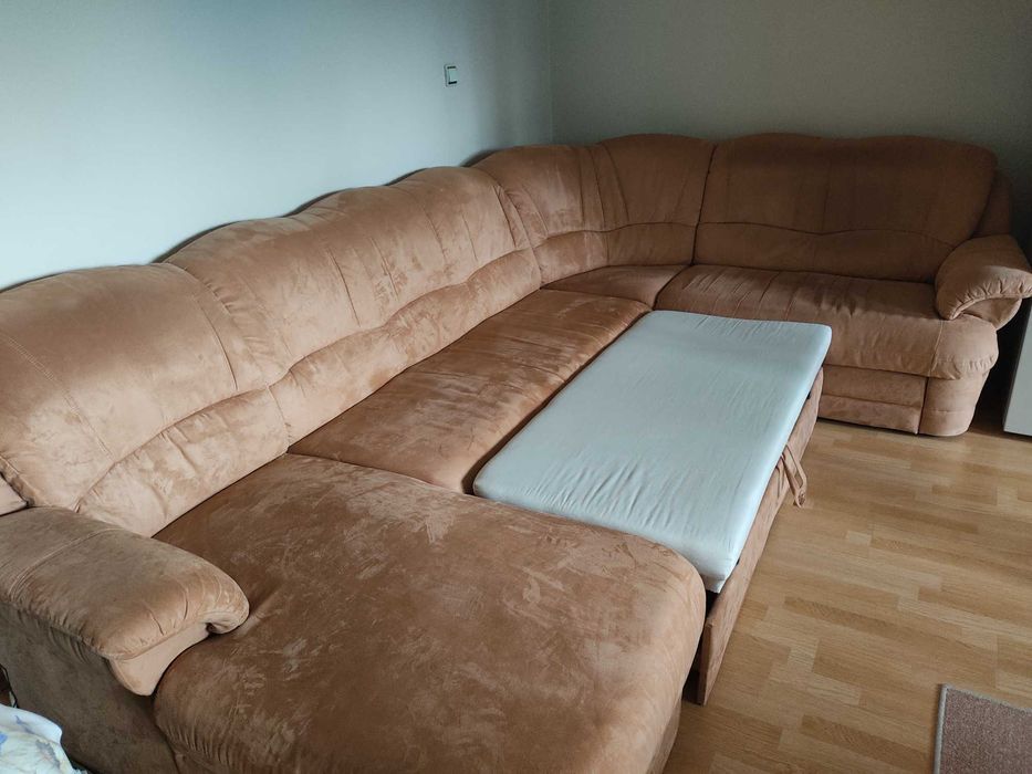 Диван с лежанка и функция за сън