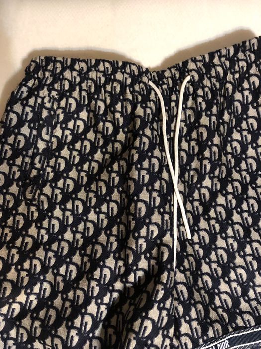 Pantaloni scurti Dior , calitate premium , pe stoc , noi , L