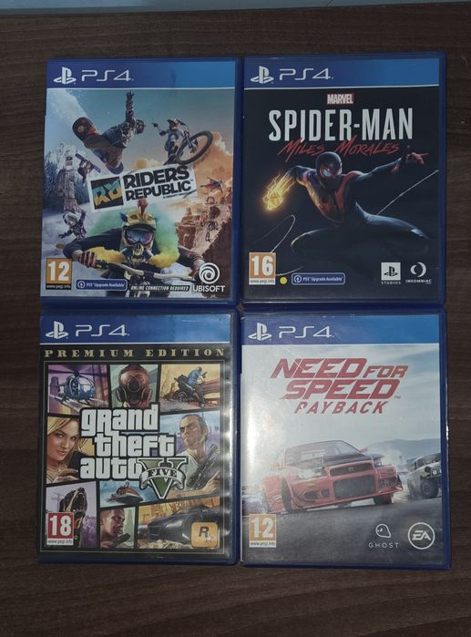 Vând PlayStation 4 Slim + multe jocuri