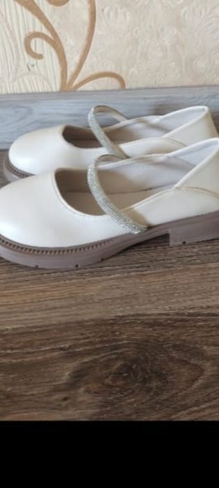 Продам новые туфли