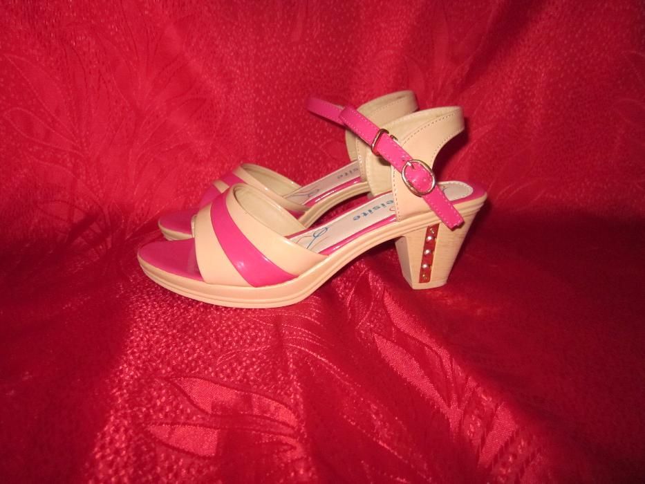 Продам новые босоножки