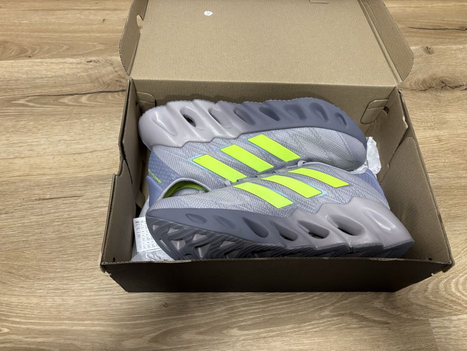 De vanzare Adidas FWD4