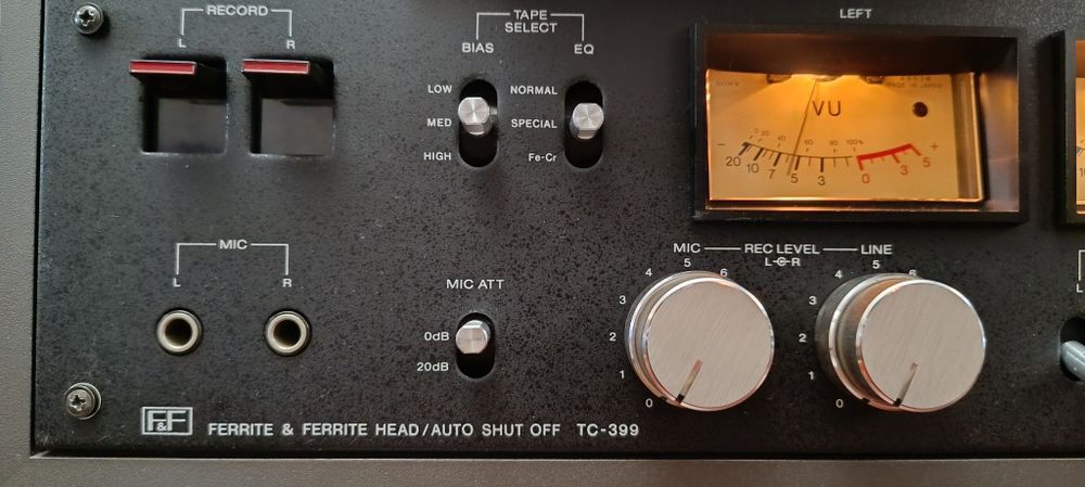 Магнитофон Sony ts-399