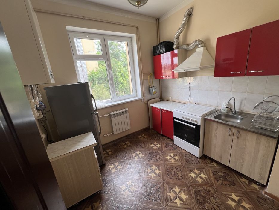 Срочно Юнусабад 10, 2/2/4 продаётся