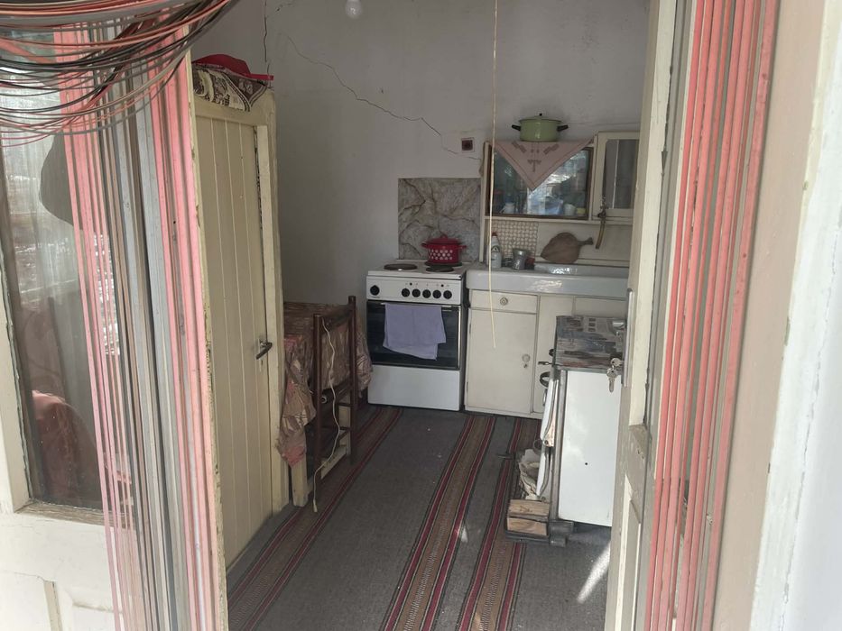 Собственик Продава къща с двор в село Млада Гвардия