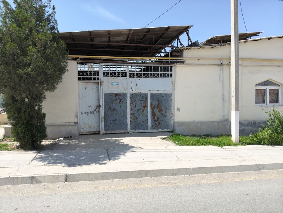 Уй сотилади.коплонбек таможния йолли юзи