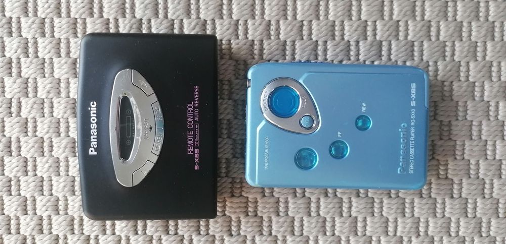 Vând walkman Panasonic