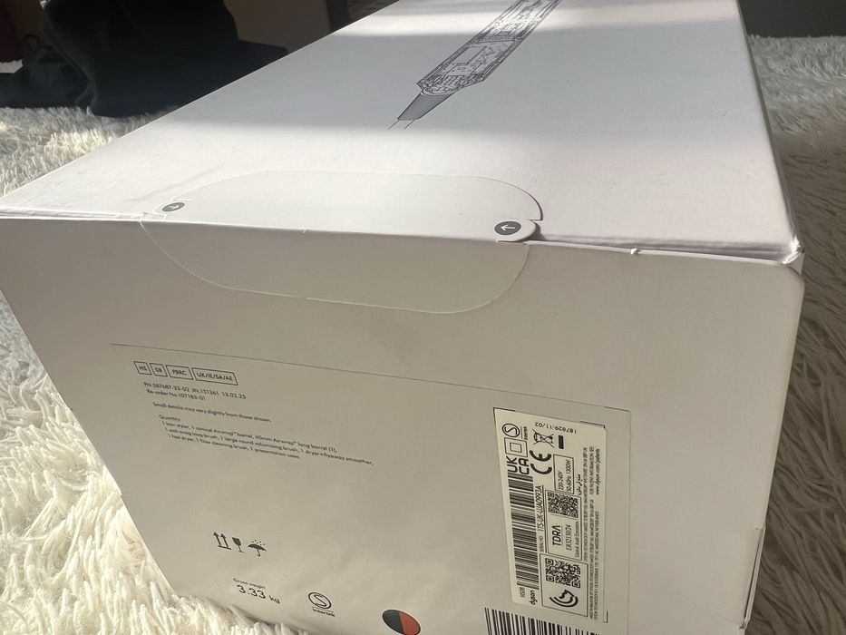 Абсолютно новый нераспечатанный dyson