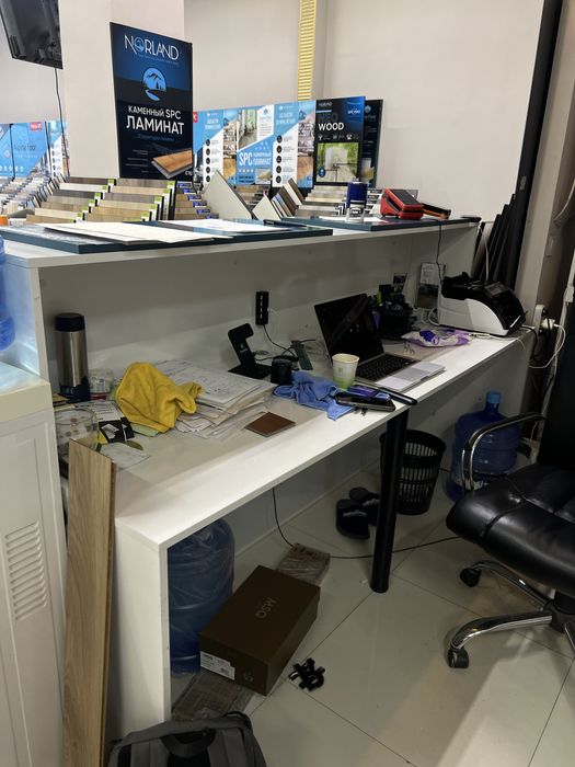 Продам стол Ресепшн