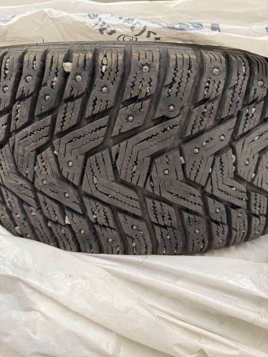 Зимние шипованные шины Hankook