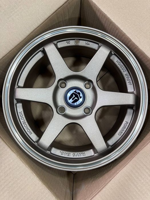 R 15 sport saka diska