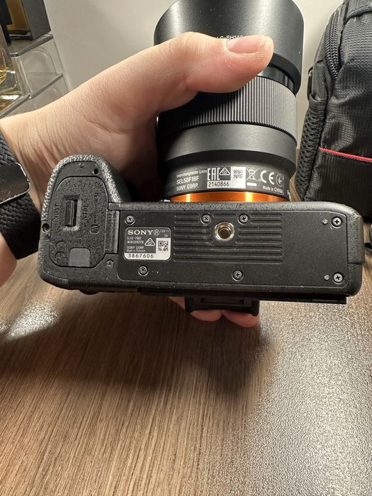 Sony A7 II + FE 50mm F1.8 – отлично състояние, до 6000 кадъра