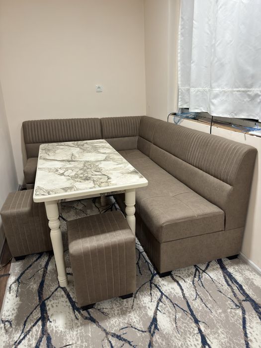 Новый мягкий кухонный уголок