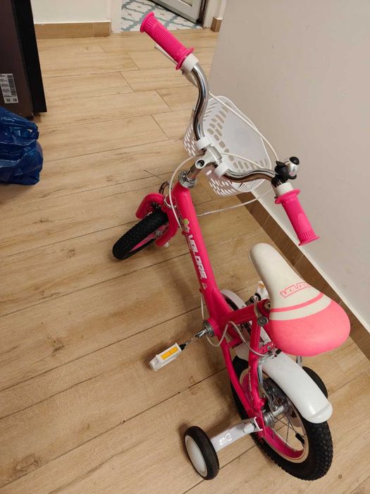 Bicicleta copii roz cu cosulet