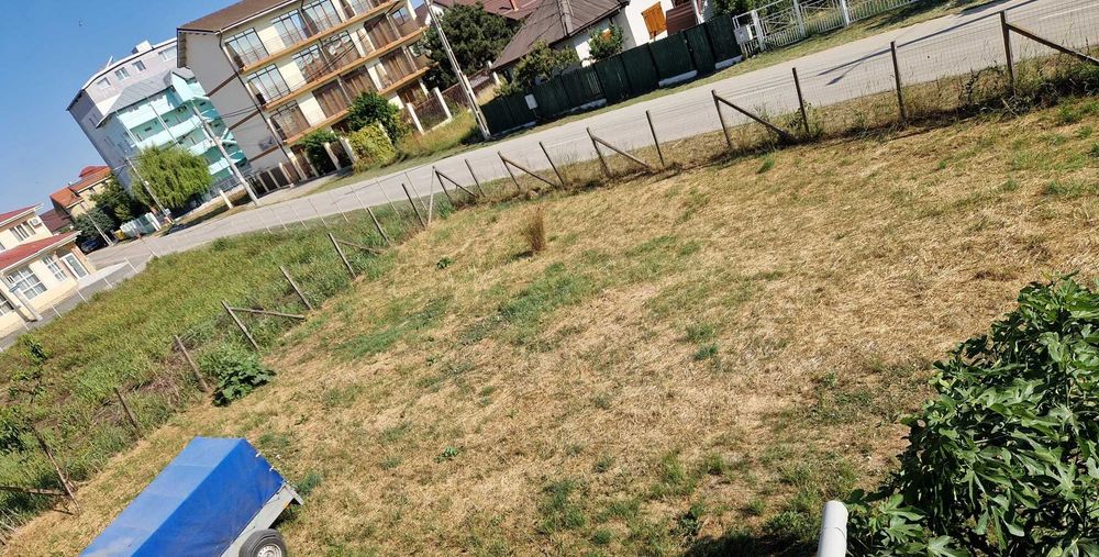 460 mp, dublă deschidere, la intersecția străzilor Pescarului și Taifunului.