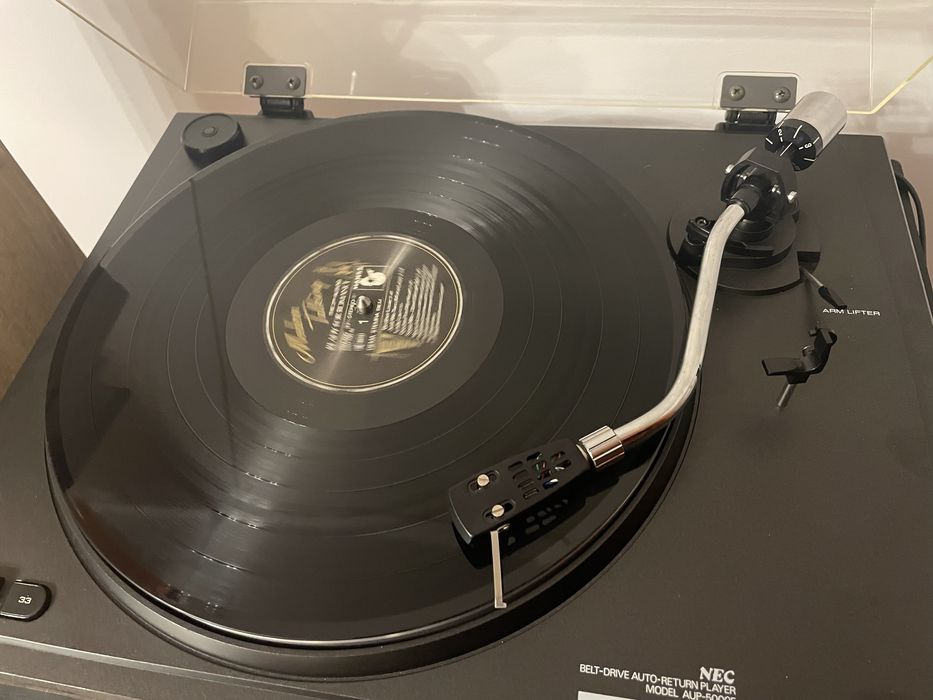 Pick-up NEC AUP-5000E Authentic Series si Technics SL 23A