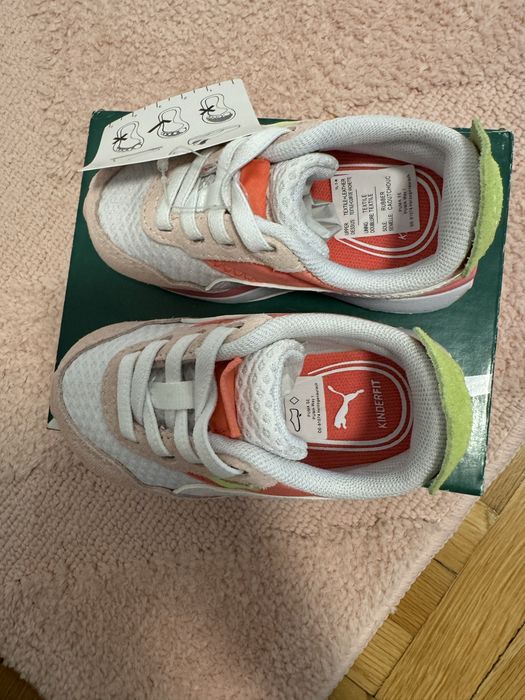 Нови бебешки маратонки Puma за момиче