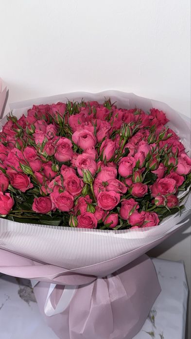 Букет кустовые розы