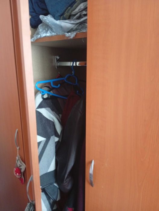 Vând dulap dormitor