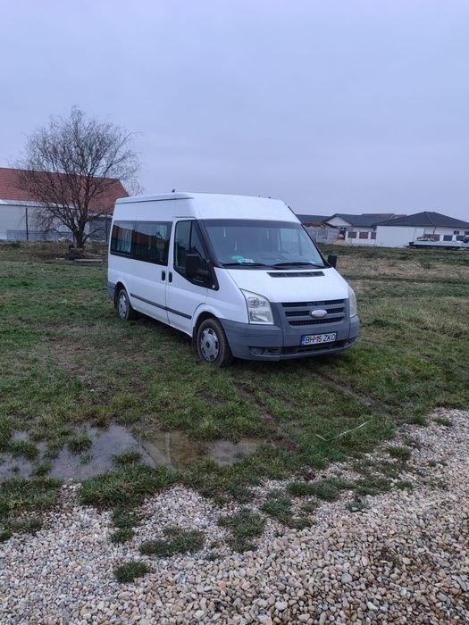 Vând Ford Transit 8+1