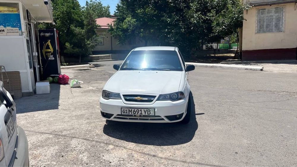 Nexia 2  2010 yil oq rang