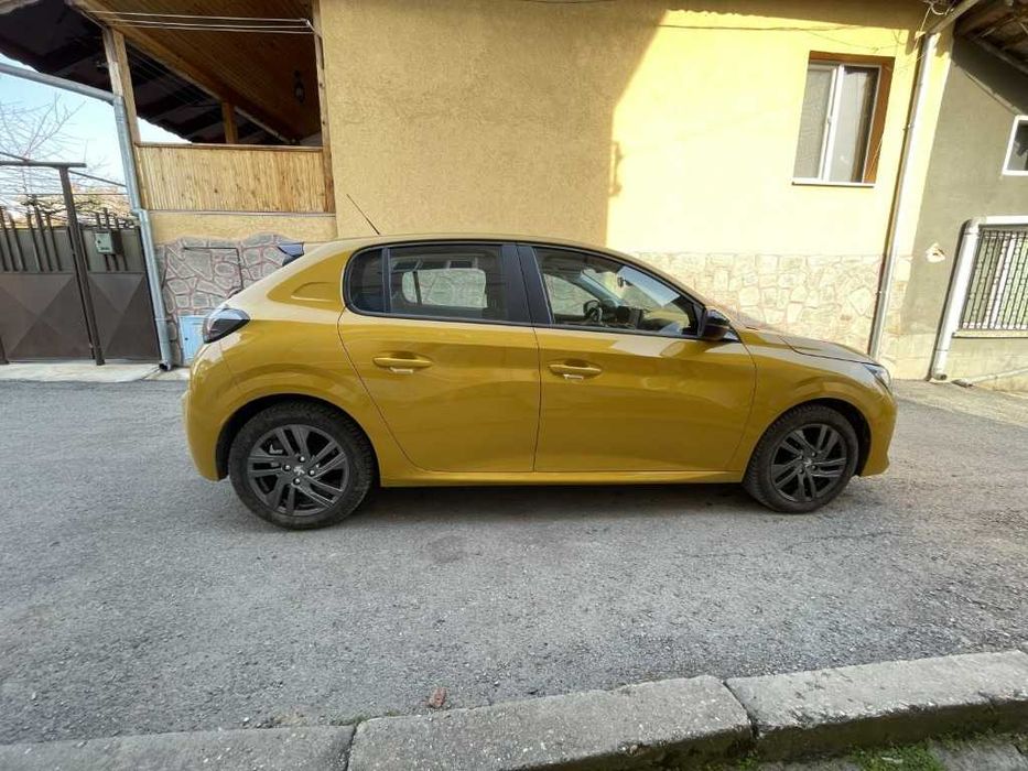 Peugeot 208 1.2 бензин 2022 в гаранция