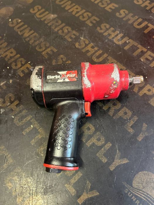 Гайковерт на въздух Профи серия в кашон перфектно техническо състояние