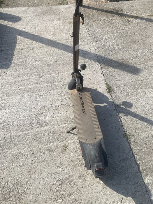Trotineta electrica Jue Shuai